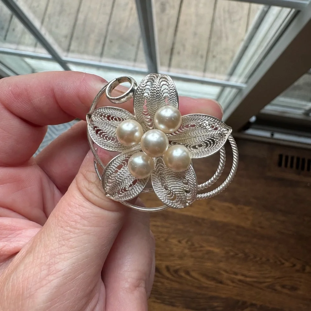Elegant Silver Floral Brooch with Pearls